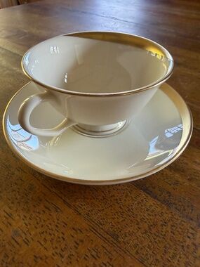 Pickard China 'Elegance 1202' Tea Cup and Saucer from 1976